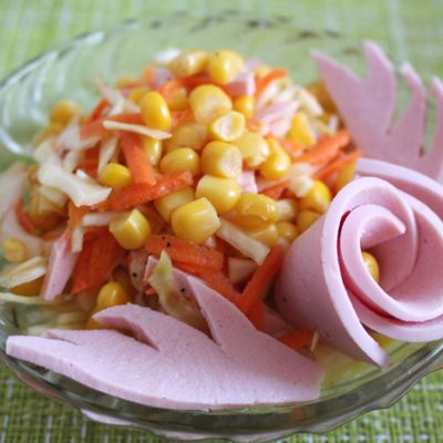 Легкий салат с кукурузой