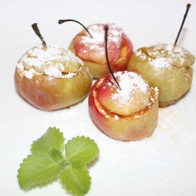 Летний десерт печеные яблоки с карамелью