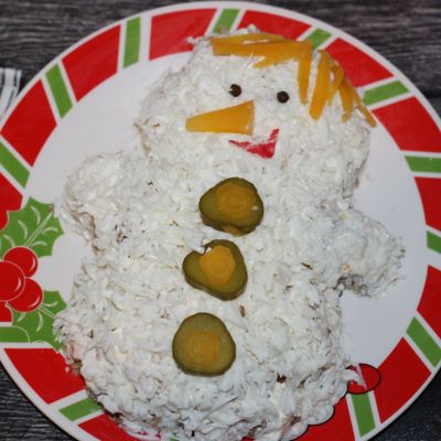 Вкусный новогодний салат Снеговик