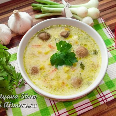Сырный суп с кукурузой и грибами