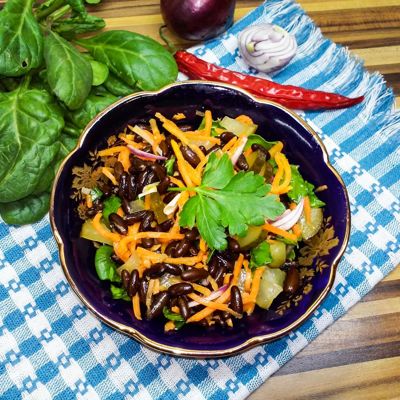 Быстрый салат с корейской морковью и фасолью