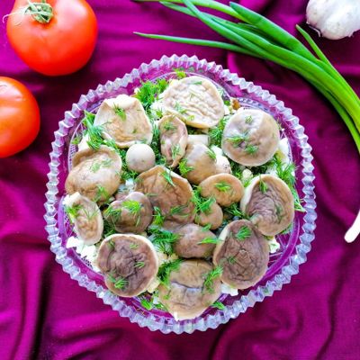 Необыкновенно вкусный салат Лесная поляна с печенью