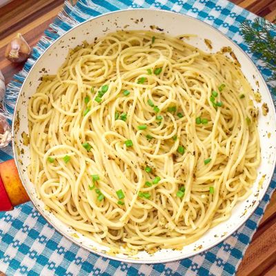 Ароматные спагетти с чесноком и специями