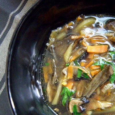 Ароматный и сытный суп из сушеных грибов всего за полчаса