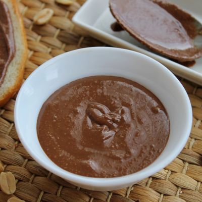 Шоколадная арахисовая паста всего из двух ингредиентов наипростейший рецепт в домашних условиях
