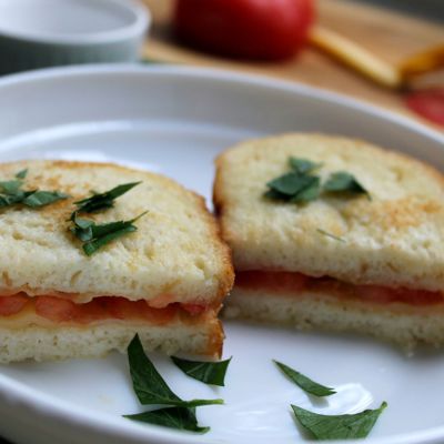 Это не просто гренки - французские тосты с сыром и помидорами