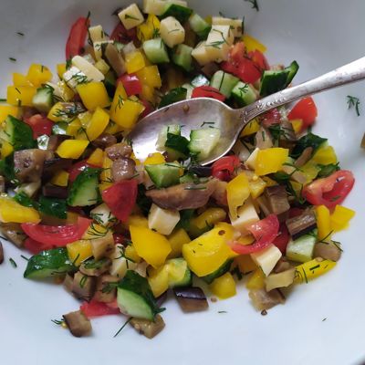 Любителям легких летних салатов этот салат сделает вам весь день