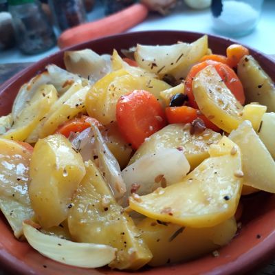 Простой рецепт запекания картошки в духовке: получается просто, вкусно, бюджетно, полезно и постно