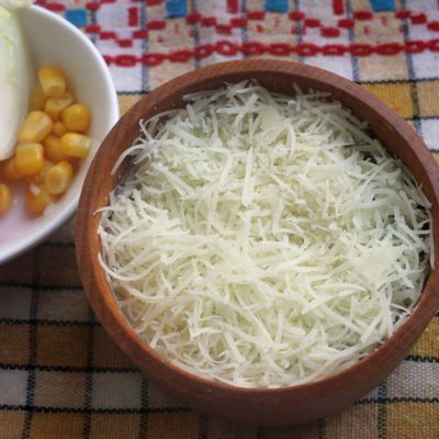 Салат Нежный : рецепт с курицей и консервированной кукурузой - вкусно, просто и сытно