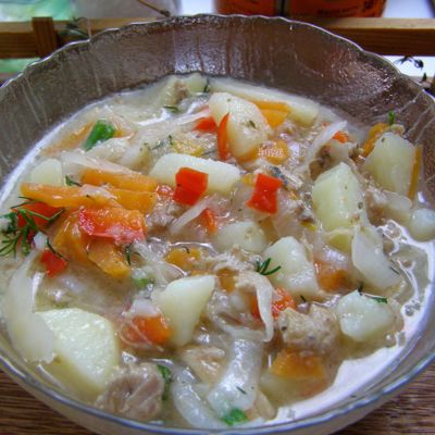 Легкий наваристый суп с тушенкой и квашеной капустой