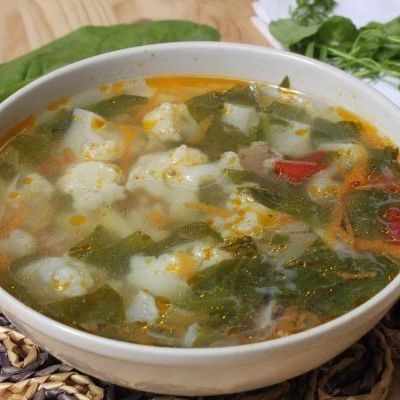 Суп из шпината и цветной капусты