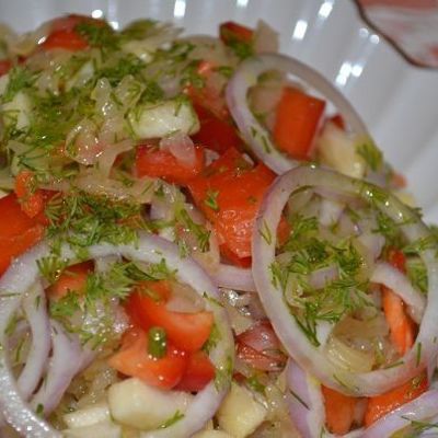 Салат из квашеной капусты с болгарским перцем