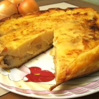 Пирог на кефирном тесте с картофелем и мясом