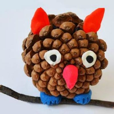 Поделки из шишек и пластилина