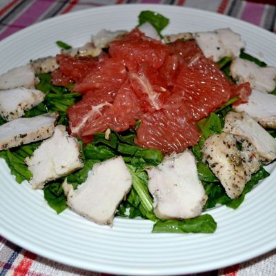 Витаминный салат с грейпфрутом и куриным филе