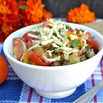 Салат с баклажанами,помидорами и сыром