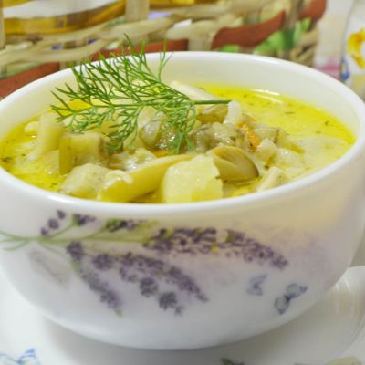 Молочный суп с баклажанами и белыми грибами
