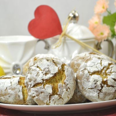Ароматное лимонное печенье на скорую руку - отличное дополнение к романтическому завтраку на 14 февраля