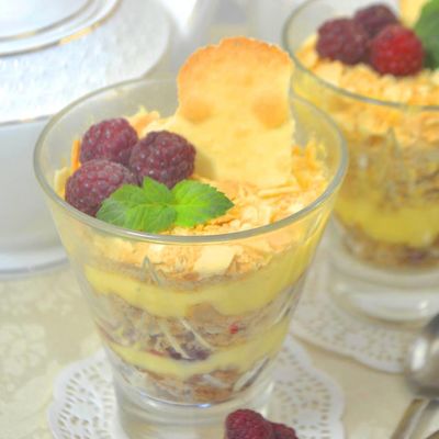 Ленивый десерт Наполеон в стакане за считанные минуты
