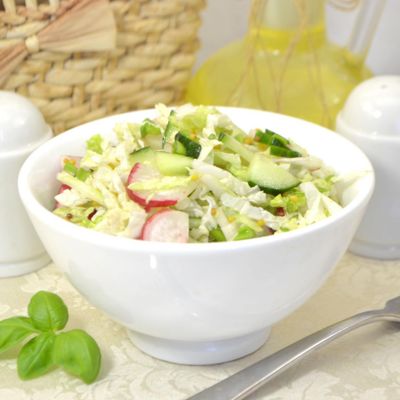 Простой сезонный витаминный салат - любимый рецепт