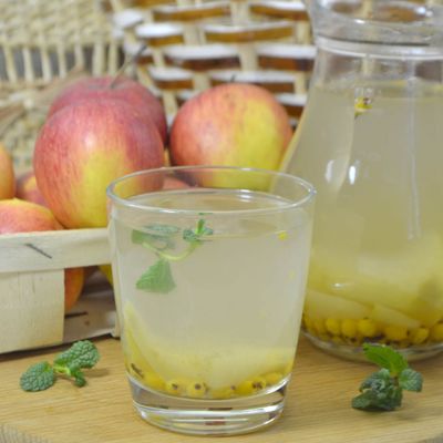Рецепт яблочного компота с облепихой - чудесный витаминный напиток