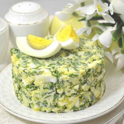Вкусный салат из яиц, сыра и свежей зелени - замечательный рецепт