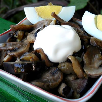 Теплая закуска из грибов и баклажан