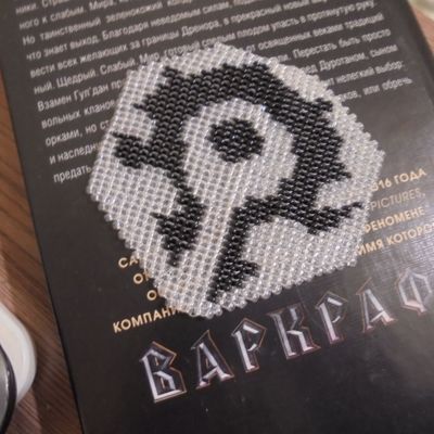 Как сплести из бисера знак Орды Warcraft