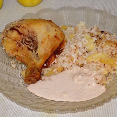 Курица, фаршированная яблоками и рисом