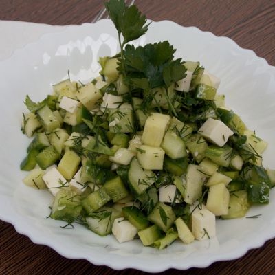 Салат из сырого кабачка с сыром