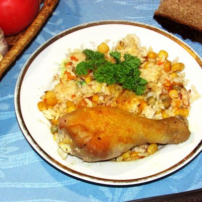 Рис с курицей и овощами по-каталонски