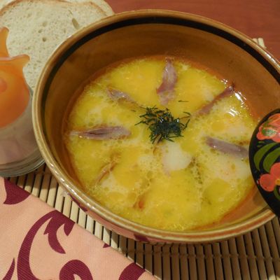 Сырный суп на курином бульоне