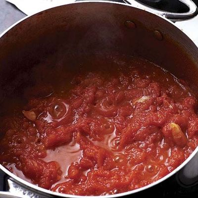 Рецепт томатного соуса с луком и чесноком