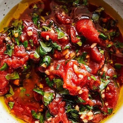 Имбирно-томатный соус с базиликом за 10 минут