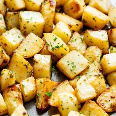 Вкусная картошка с чесноком в духовке