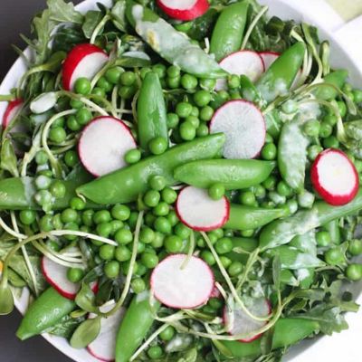 Яркий весенний салат с зелёным горошком