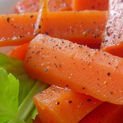 Глазированная морковь - отличный гарнир к мясу