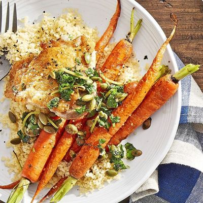 Куриные бёдра с морковью и кускусом - сытное восточное блюдо
