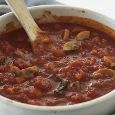 Потрясающий томатный соус с овощами и базиликом