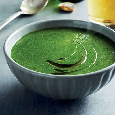Яркий и сытный зеленый суп с рисом