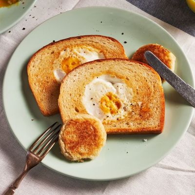 Яичница в тостах: оригинальный завтрак для праздничных дней