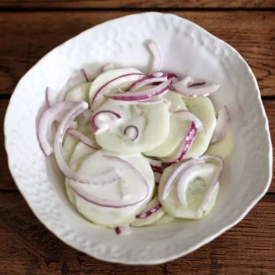 Вкусный огуречный салатик к летнему столу за 10 минут