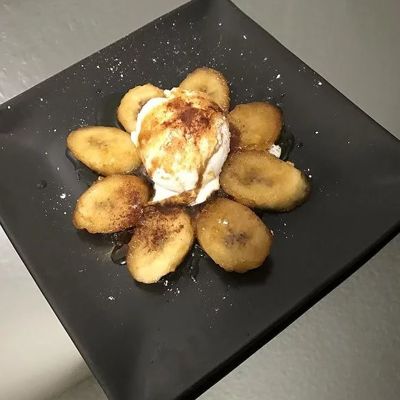 Банановый фостер - необычный десерт к вафлям, панкейкам и мороженому
