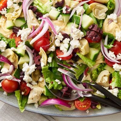 Яркий и полезный овощной салат по-средиземноморски