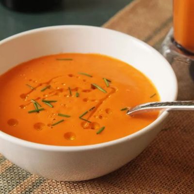 Холодный томатный суп без варки для жарких дней