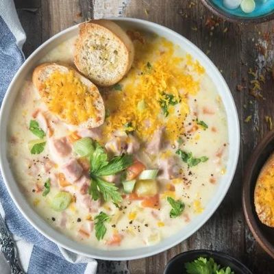 Нежный крем-суп с овощами и ветчиной