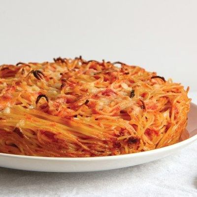 Пирог из спагетти: быстрый ужин для большой семьи