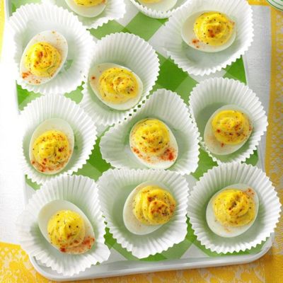 Фаршированные яйца с чесноком и укропом: простая и быстрая закуска