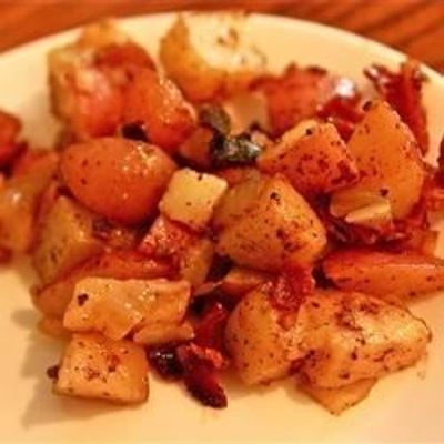 Жареная картошка по-домашнему: с чесноком и салом