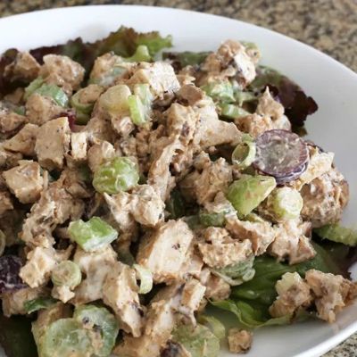 Вкуснейший куриный салат с виноградом за 15 минут